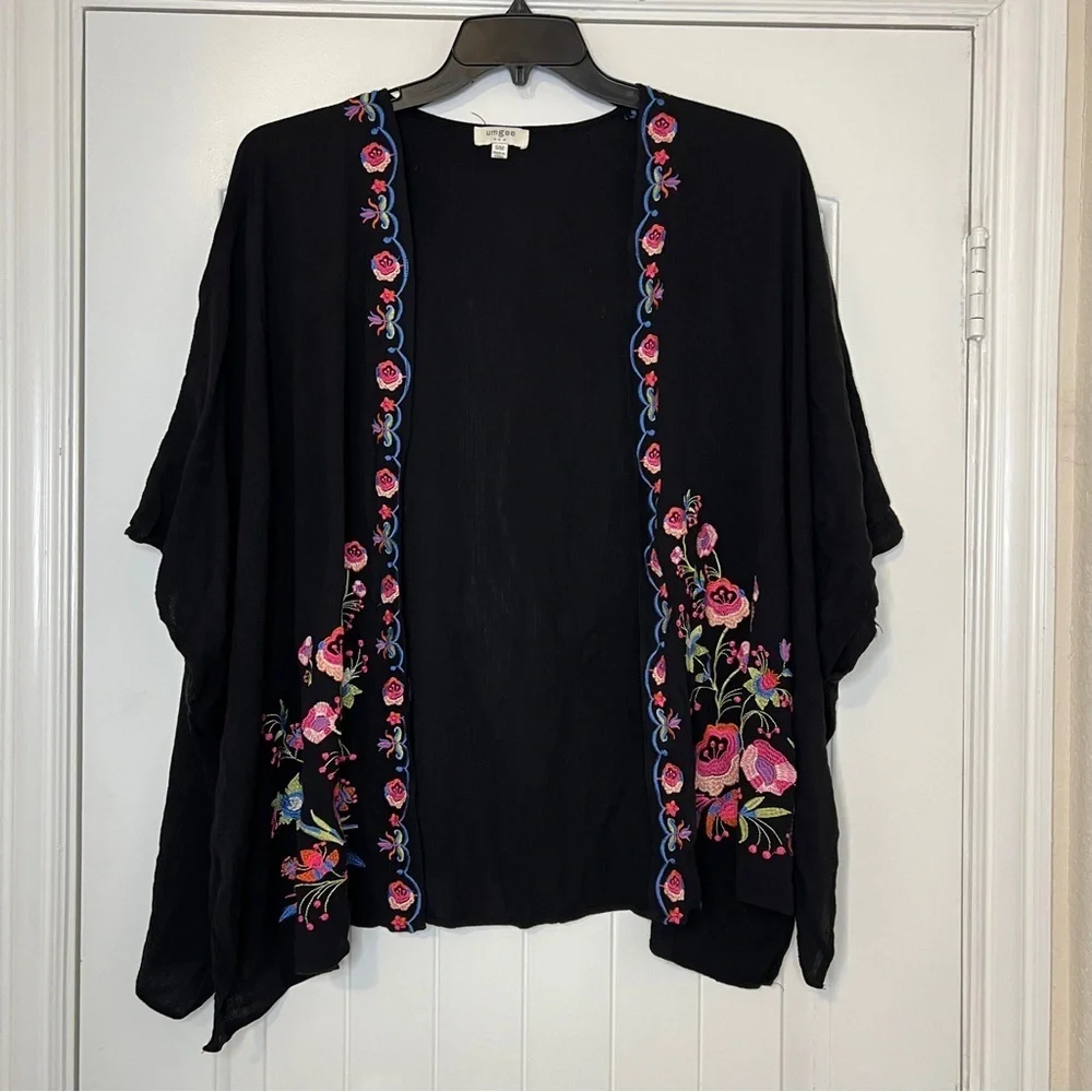 Umgee Casual Black Floral Embroidered Kimono Cardigan Coverup Small / Medium